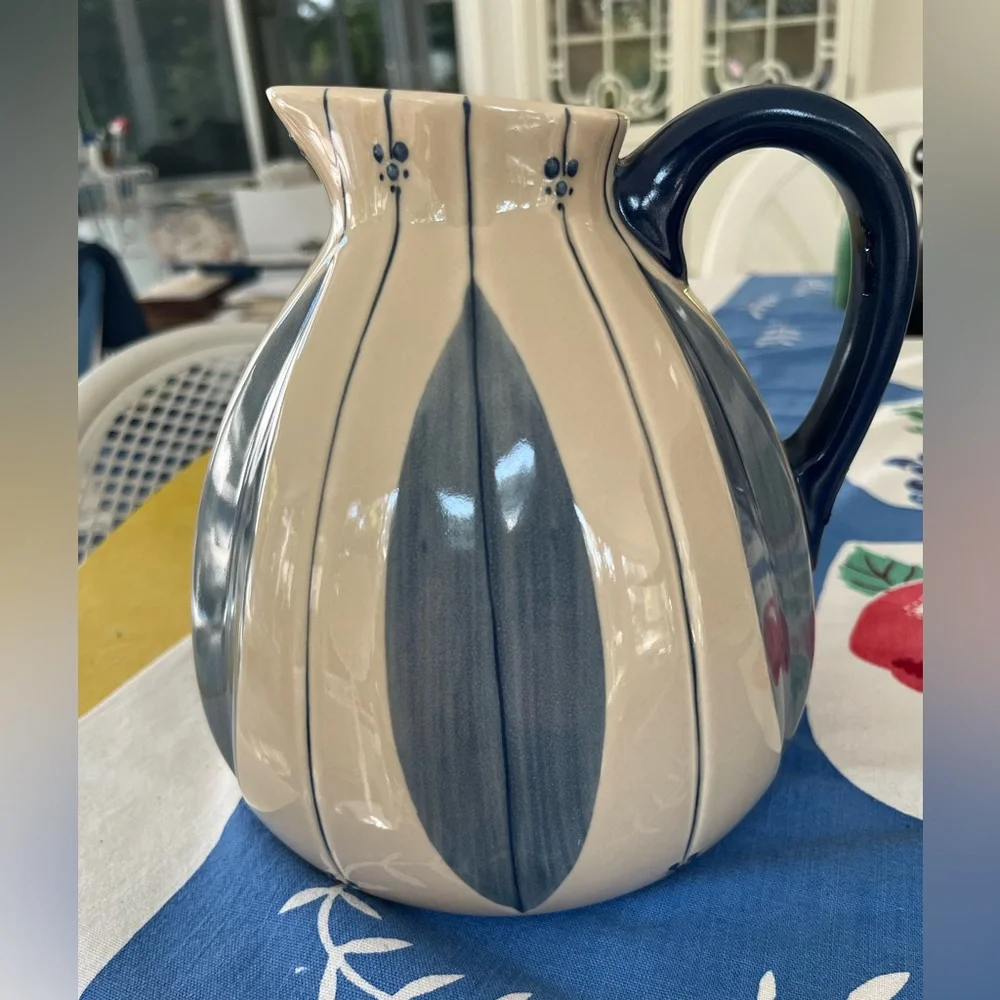 Vintage Tender Heart Treasure Pitcher - Picture 4 of 8